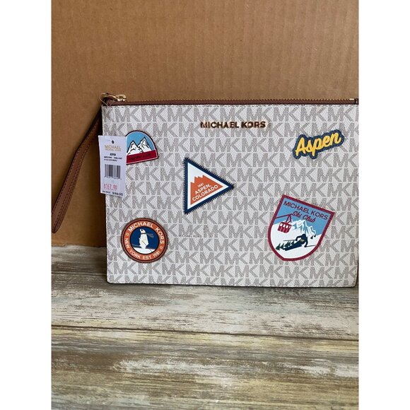 Michael Kors Aspen XL Wristlet MK Vanilla Ski Patch Zip Clutch NWT - Picture 4 of 15